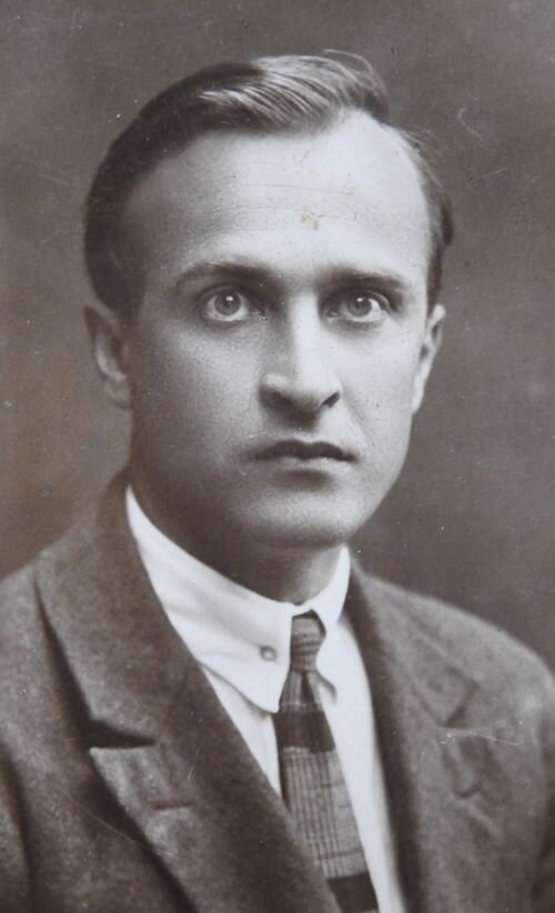 Богдан Волянский, фото из семейного архива, 1929 год, здесь ему 28 лет
