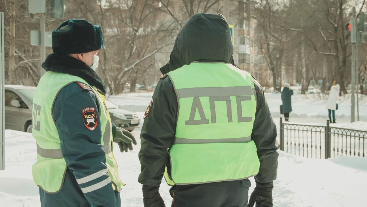     В Ростове рассмотрели уголовное дело в отношении инспектора ДПС, который использовал служебное положение и собирал с граждан взятки в течение почти четырех лет, об этом сообщили в объединенной пресс-службе судов.