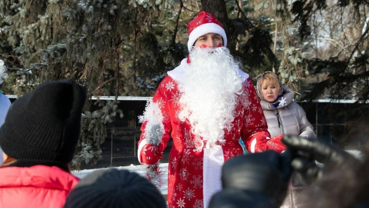     Отменять или сокращаться количество новогодних мероприятий для детей не планируется, заверил заместитель губернатора Ростовской области Игорь Гуськов.