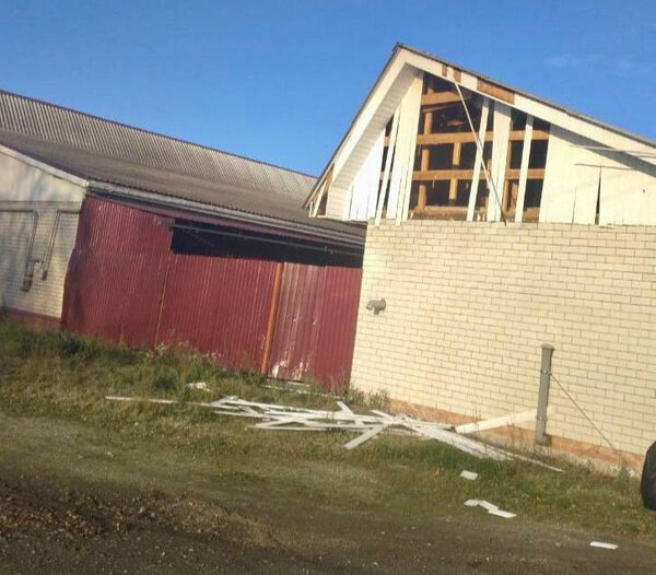 Последствия обстрела села Козинка в Белгородской области. Фото © T.me / vvgladkov