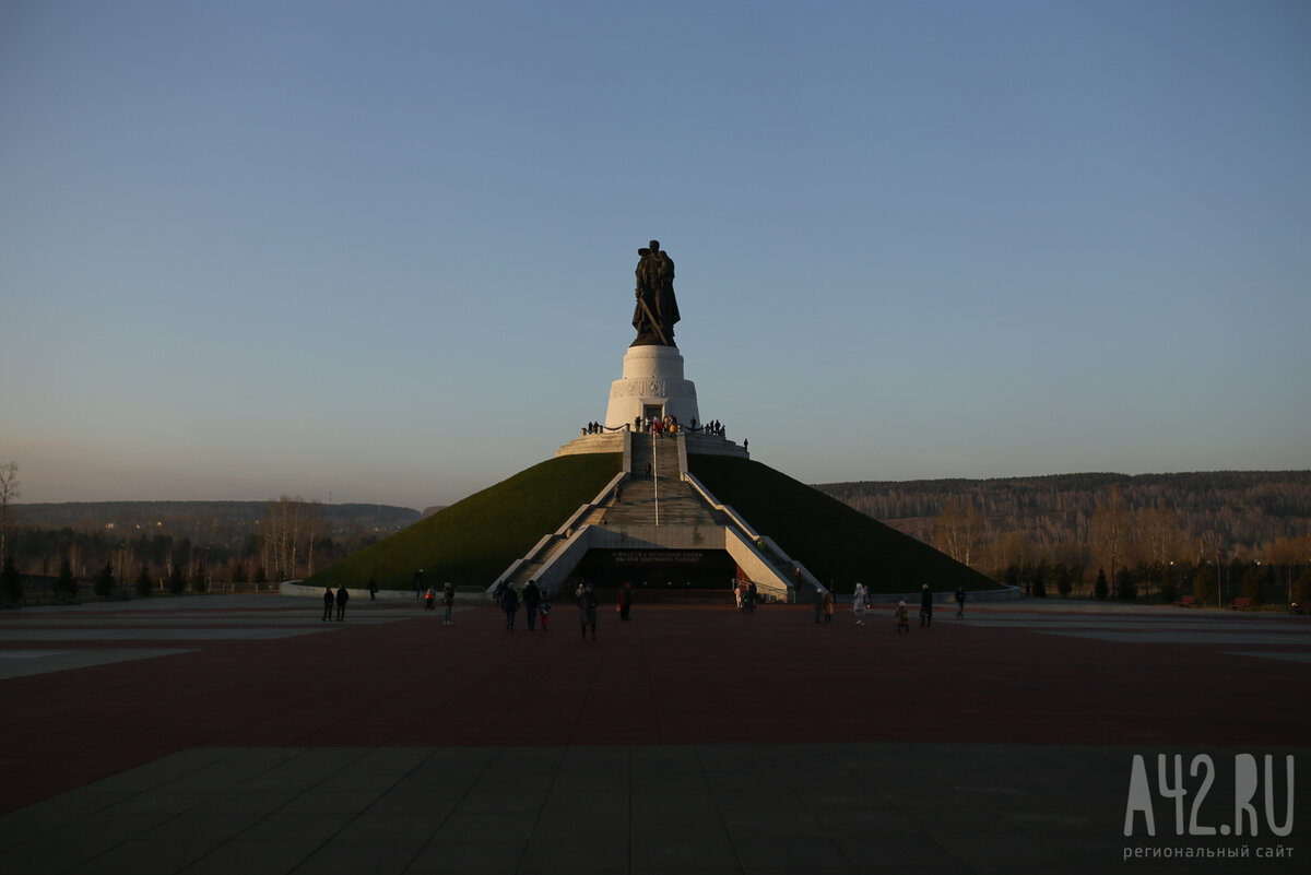 Кемерово мемориал воину освободителю фото