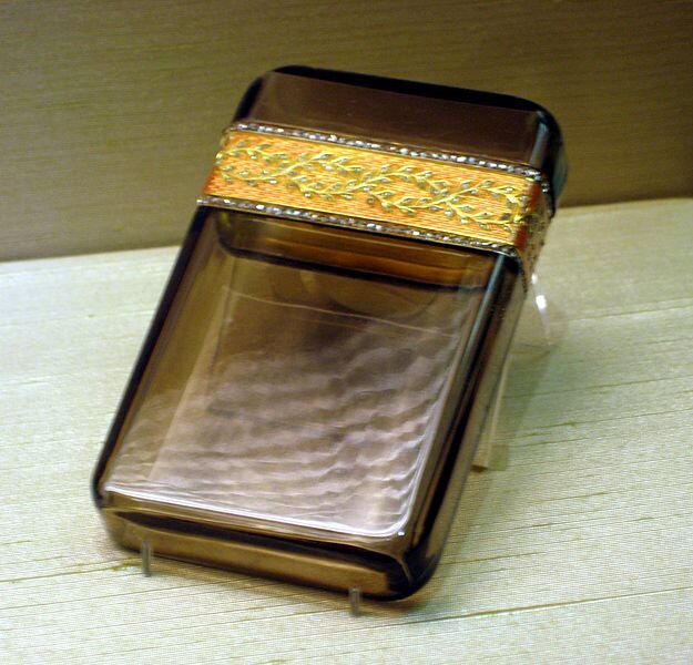 shakko. Портсигар фабрики Фаберже, СПб, 1899-1903.  Мастер М. Перхин. Дымчатый кварц, золото, серебро, алмазы