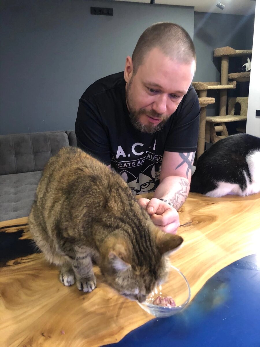 Будем кушать? Лёша