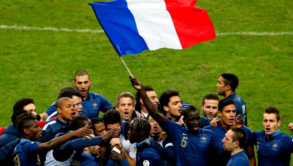 сборная франции по футболу мбаппе 2022. сборная франции по футболу 1904. мбаппе и гризманн сборная франции 2021. франция швейцария 28 июня пенальти матч 2021. история футбола франции.