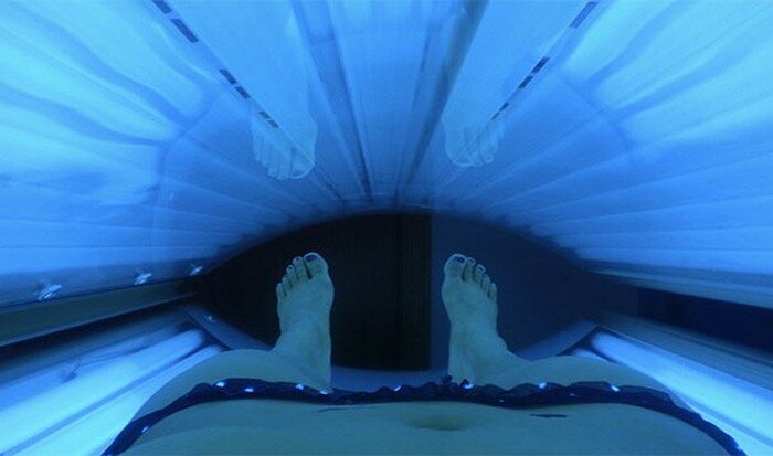  
Самые опасные в мире вещи.
Большинство людей прекрасно знают о том, что является смертельно опасным. Так, все точно знают, что акулы и авиакатастрофы представляют чрезвычайную опасность. Но на самом деле шанс, что человека собьёт авто в разы больше, чем то, что он погибнет в воздухе. Таким образом, настоящие опасности люди недооценивают.
