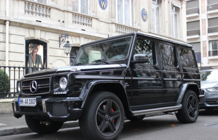 
Самые прожорливые авто.
Пожалуй, каждый водитель сталкивался с такой ситуацией в своей жизни: все продавцы твердят, что машина потребляет 5 литров на 100 километров, а на практике все выходит совсем иначе. В такой момент водитель думает, что 8-10 литров – это настоящее разорение. На самом деле есть авто у которых все еще хуже! Вот наша пятерка антигероев.
