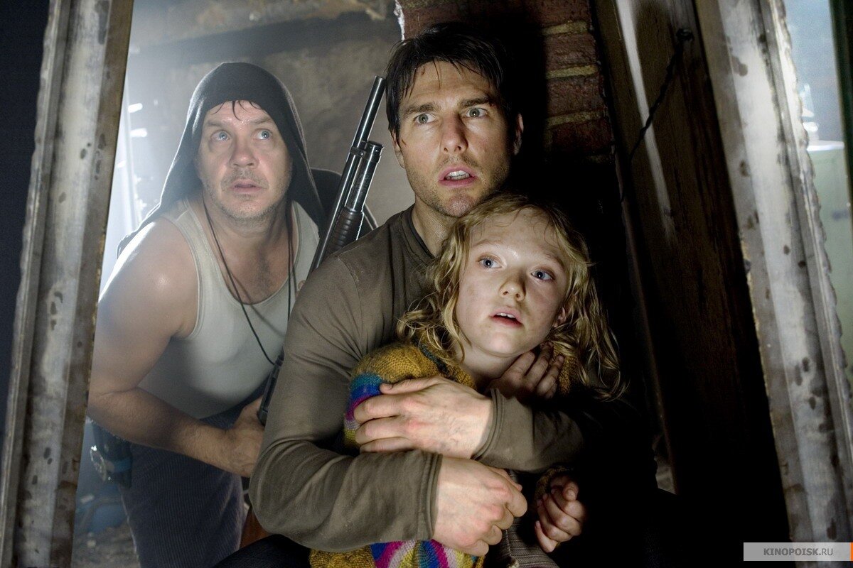 Такое мрачное кино, что Том Круз в нём уже совсем не улыбака. 