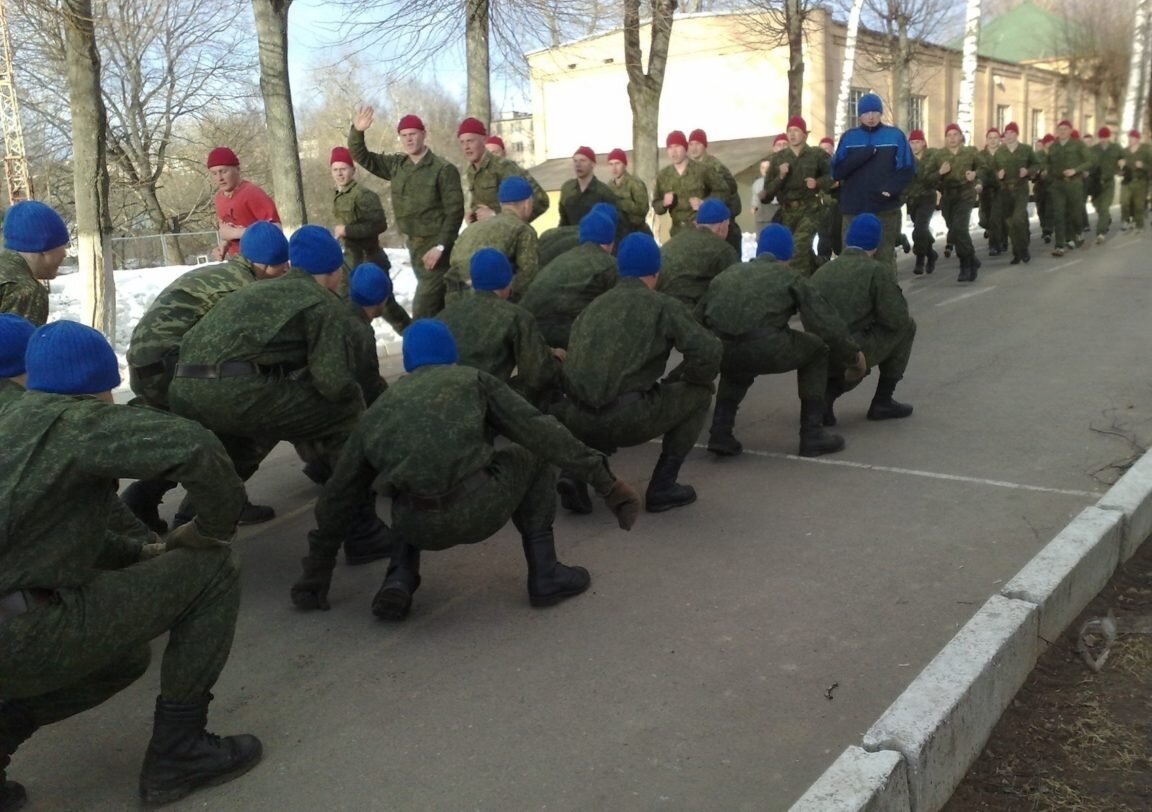 Глубокий полуприсед дедовщина фото