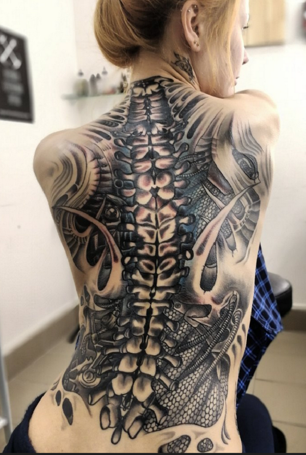 Что может войти в эскиз для татуировки на спине?