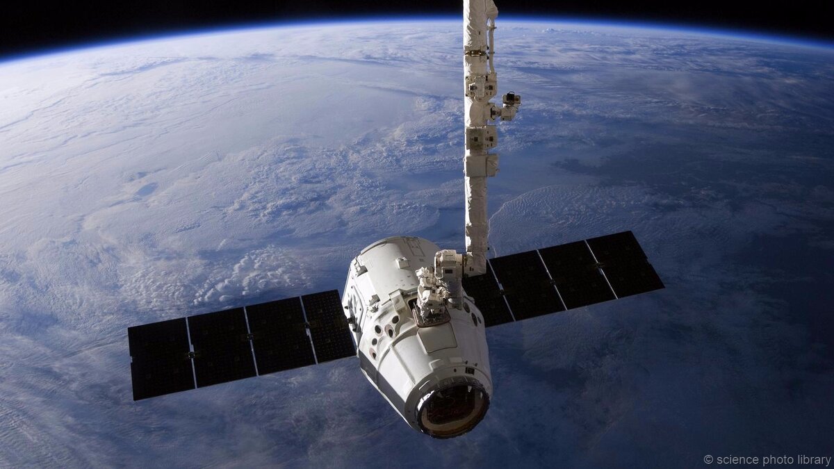 Dragon-X c борта МКС