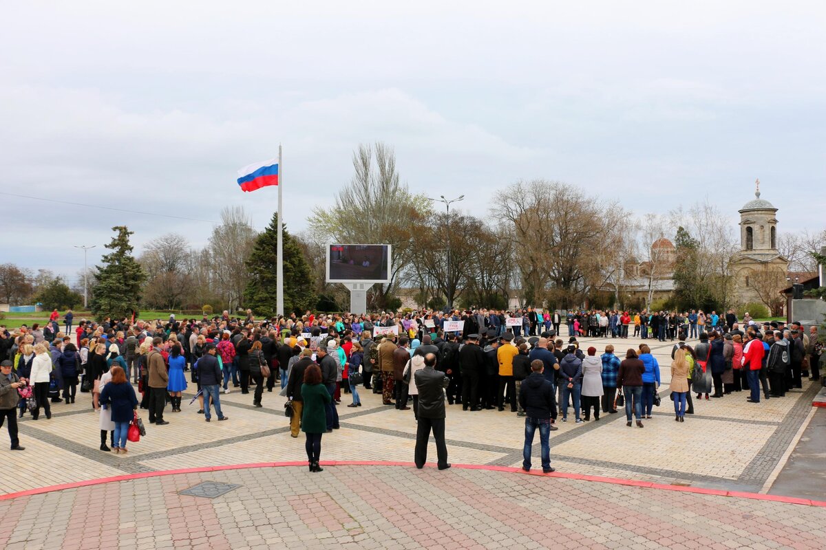 Мы едины, когда случается горе. Только единство это длится, максимум, неделю.