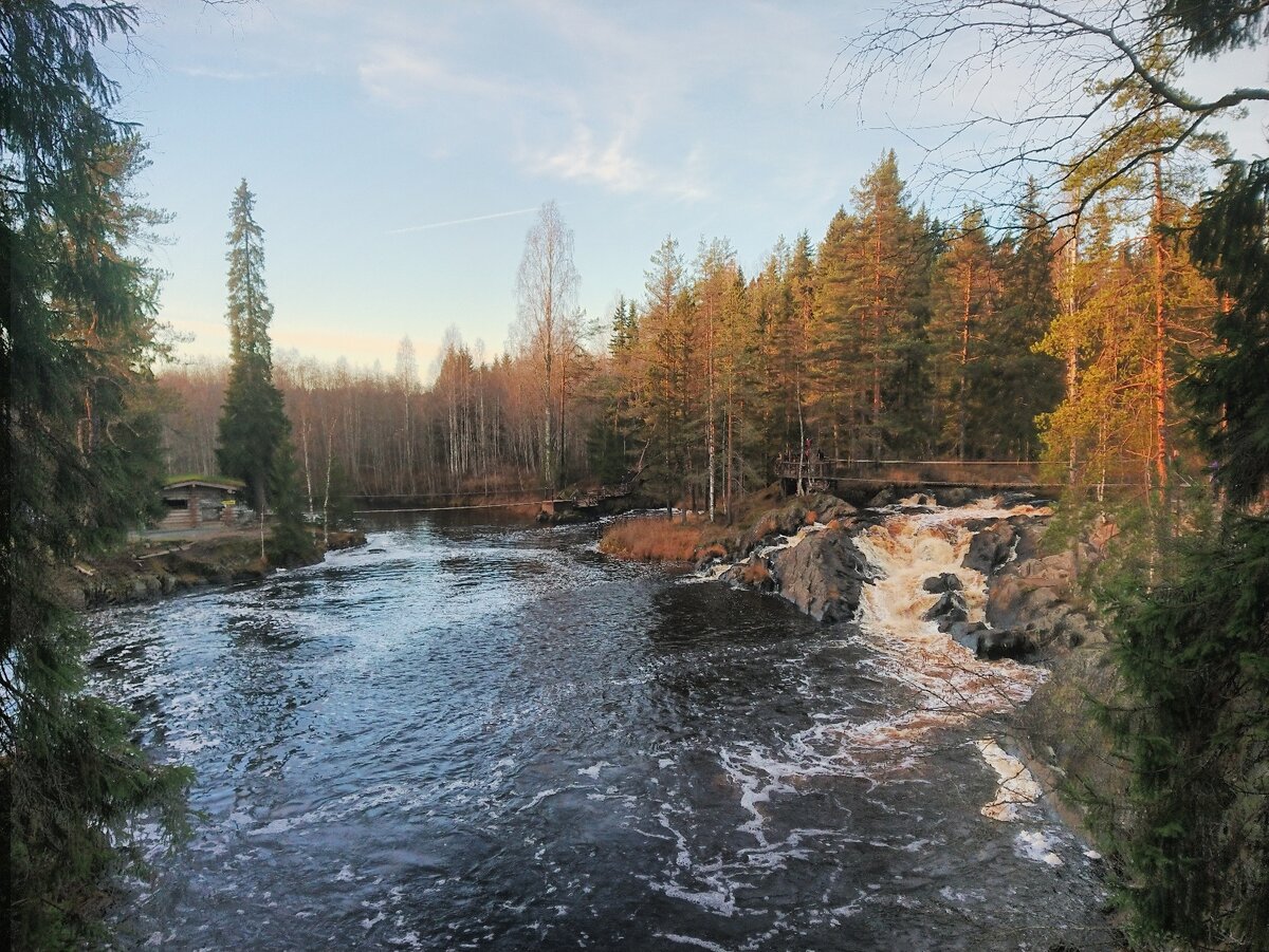 Водопад Ахинкоски на реке Тохмайоки Фото Акира Катран