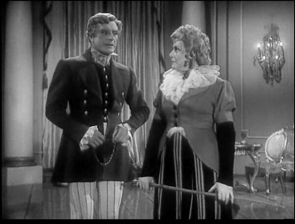 Леди Тизл (О. Андровcкая) в фильме-cпектакле. 