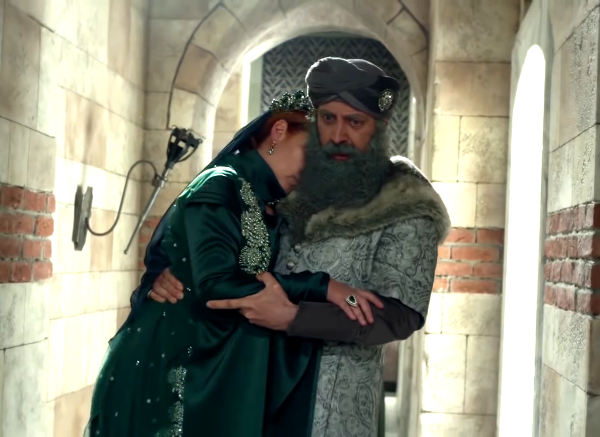 Султан Сулейман и Хюррем-султан. Стоп-кадр из сериала "Великолепный век".