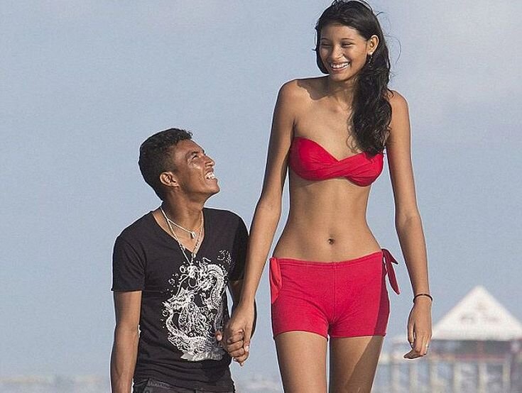 Высокая девушка и низкий парень. Источник: Интернет