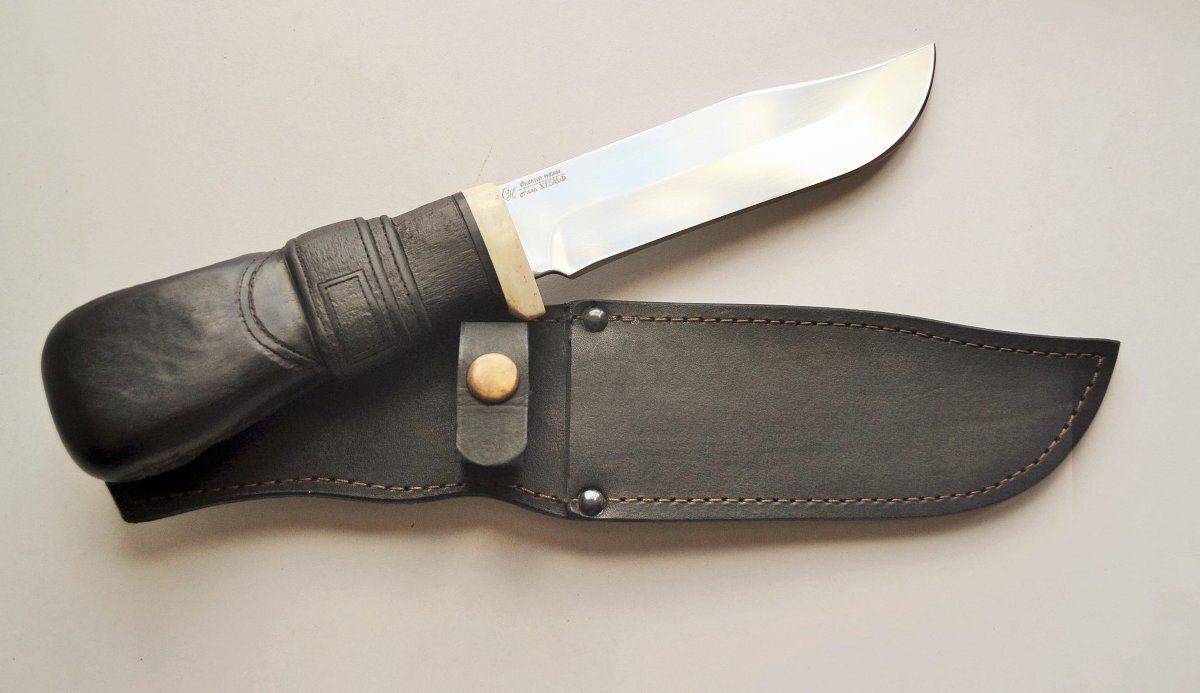 Нож Беркут из кованой стали Х12МФ, рукоять резная из граба "Боксерская Перчатка" 