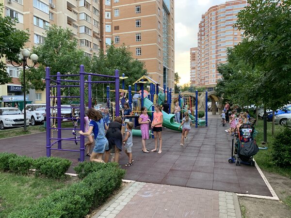 Как выглядят детские площадки в Краснодаре. Другим городам есть чему поучиться