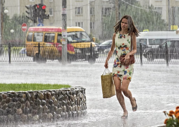 В Краснодаре холод, в Москве дожди, Сочи накрыли шторма. Что происходит с погодой