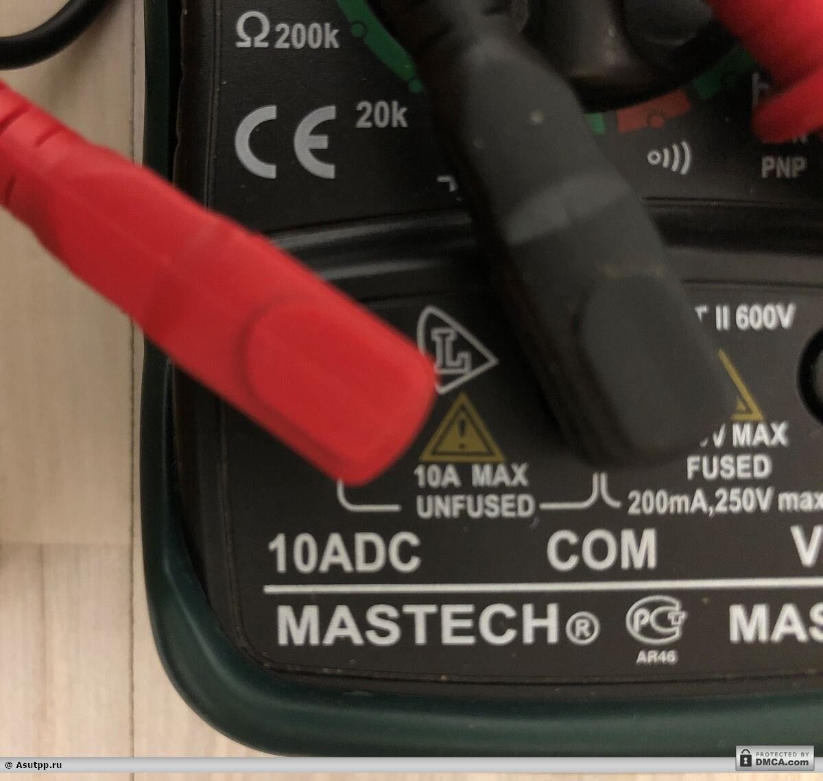 Подключаем красный провод