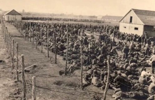 Где содержат военнопленных. Лагерь для военнопленных поселок Ирша. Лодзинский лагерь военнопленных. Лагерь для военнопленных немцев деревня пруды. Северная Норвегия. Лагерь военнопленных 1945.