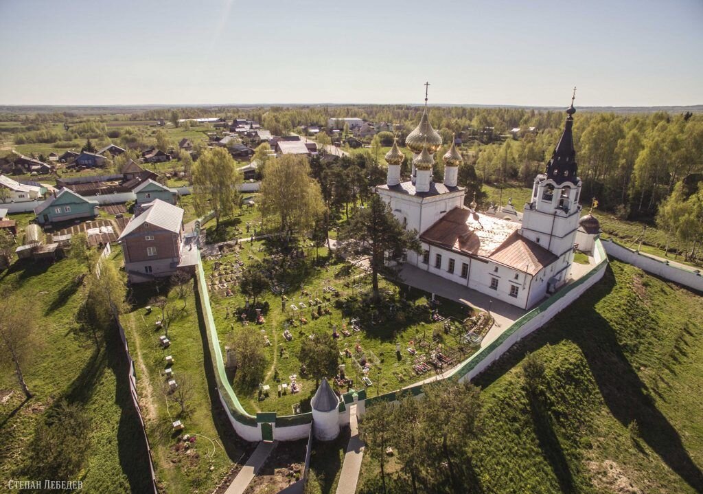 Троице сыпанов женский монастырь. Троице-Сыпанов монастырь. Нерехта Троице-Сыпанов монастырь. Троице-Сыпанов Пахомиево-Нерехтский женский монастырь. Пахомиев монастырь Нерехта.