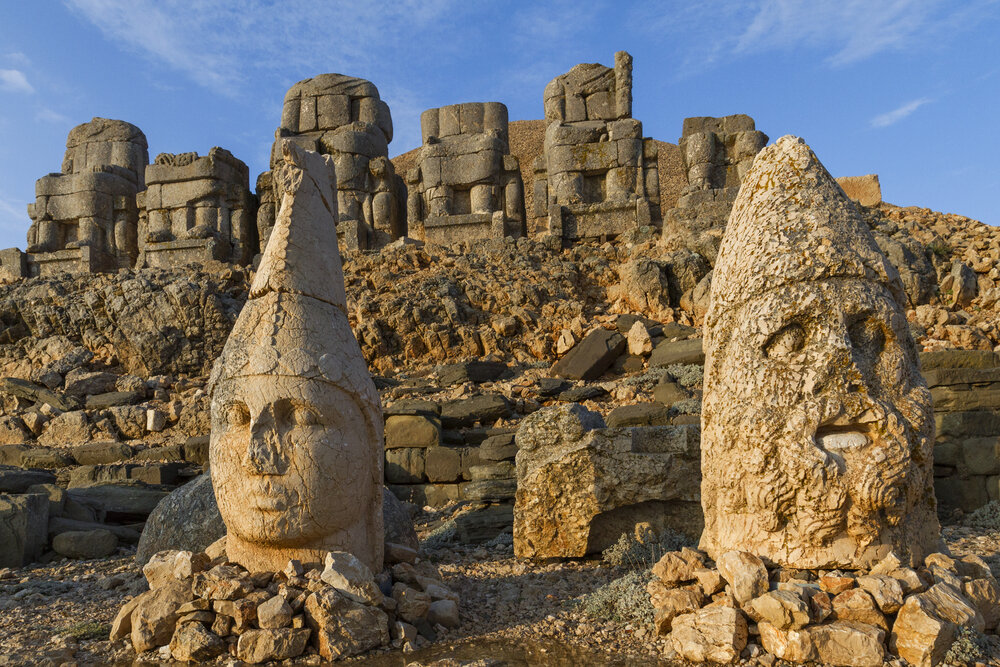 https://gezimanya.com/sites/default/files/lokasyonResimleri/adiyaman_nemrut.jpg