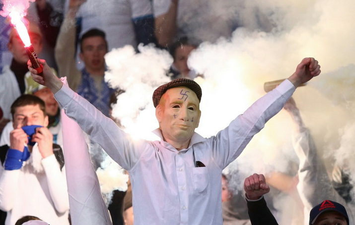 Фанат из сектора украинских ультрас