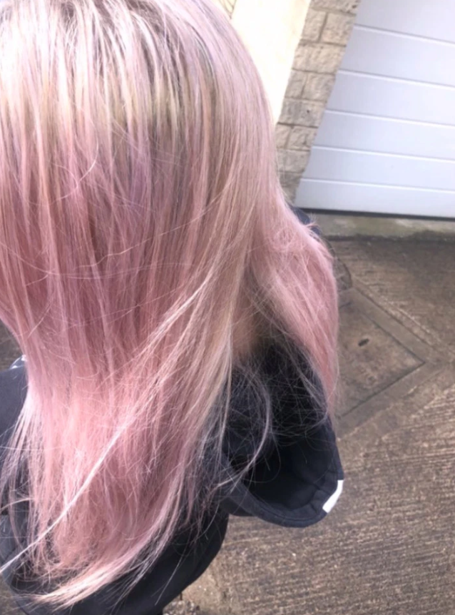 Волосы стали ярко-розовыми от LUSH