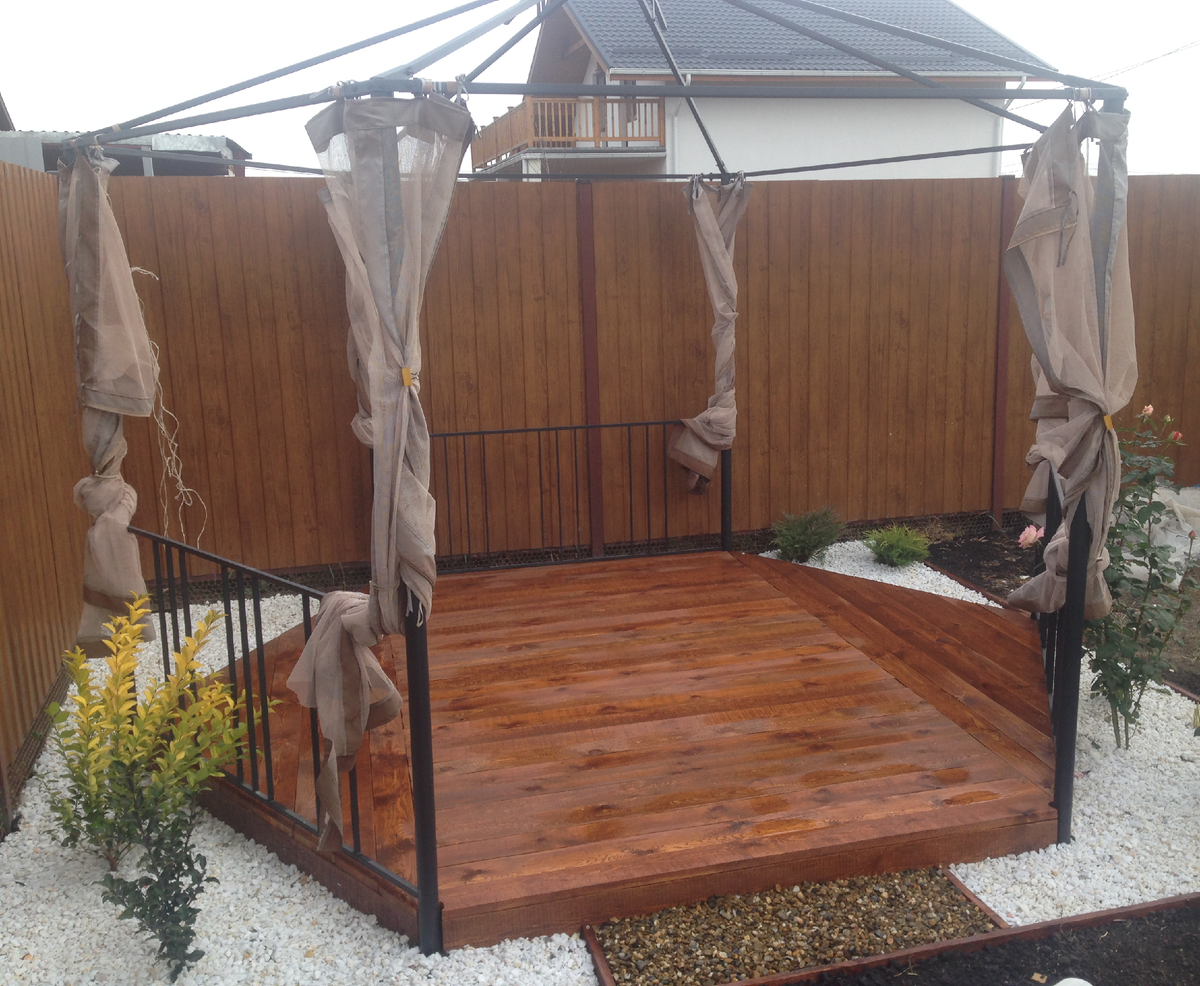 Беседка из стрейч пленки своими руками