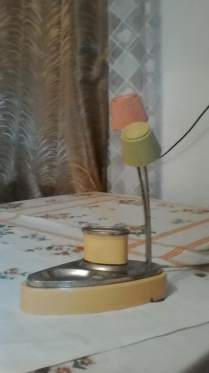 Тот самый ночник, часы выкинули