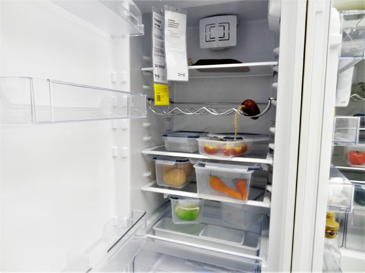 установка простого холодильника в шкаф