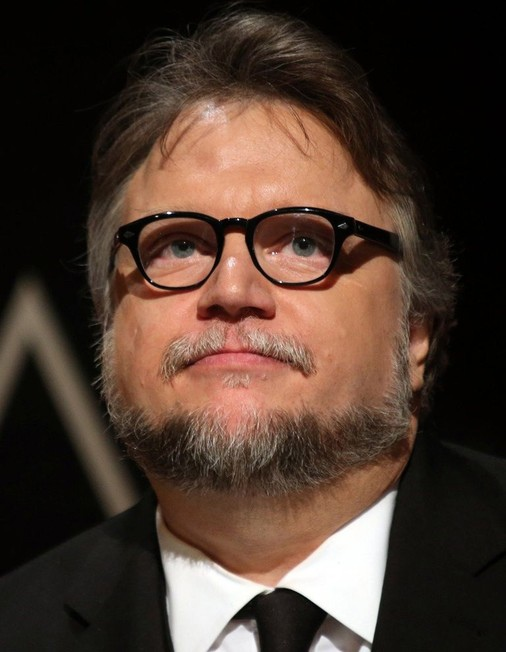 Гильермо дель Торо рассказал, что Николас Кейдж должен был сыграть главную роль в уже отменённой экранизации романа «Граф Монте-Кристо». 
Проект, получивший название «Левая рука тьмы», был описан дель Торо как «своего рода стимпанк с элементами готического вестерна» по классическому роману.
