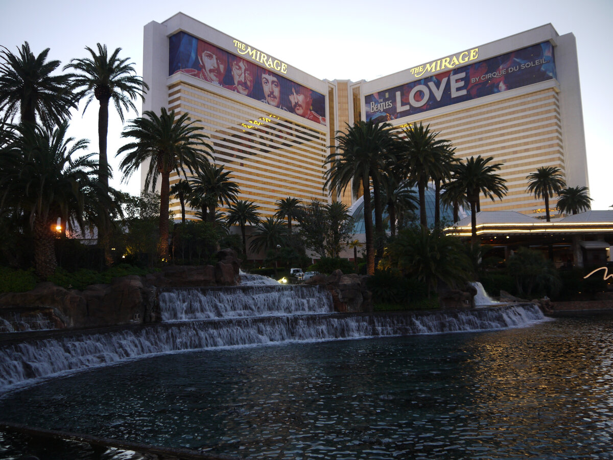 Отель "Мираж"