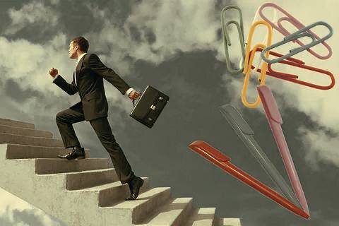 Детективные сериалы любимы зрителем. Я не исключение. Но чем дольше я смотрю их, тем больше меня интересует одна проблема. Причём, она общая если не для всех, то для очень многих.