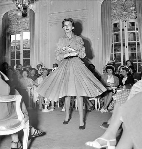 Copyright © AFP / Collection Roger-Viollet – Christian Dior A-line June 1950