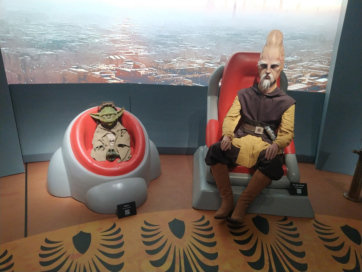 Зал Совета Джедаев на выставке "В далекой-далекой галактике"