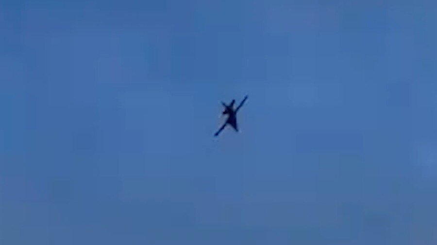     Пилоты успели катапультироваться.