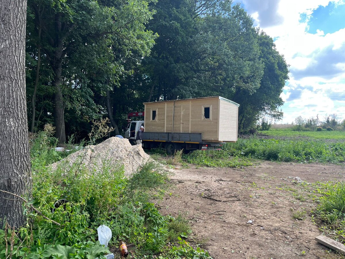 Вот такая на удивление аккуратная бытовка! 