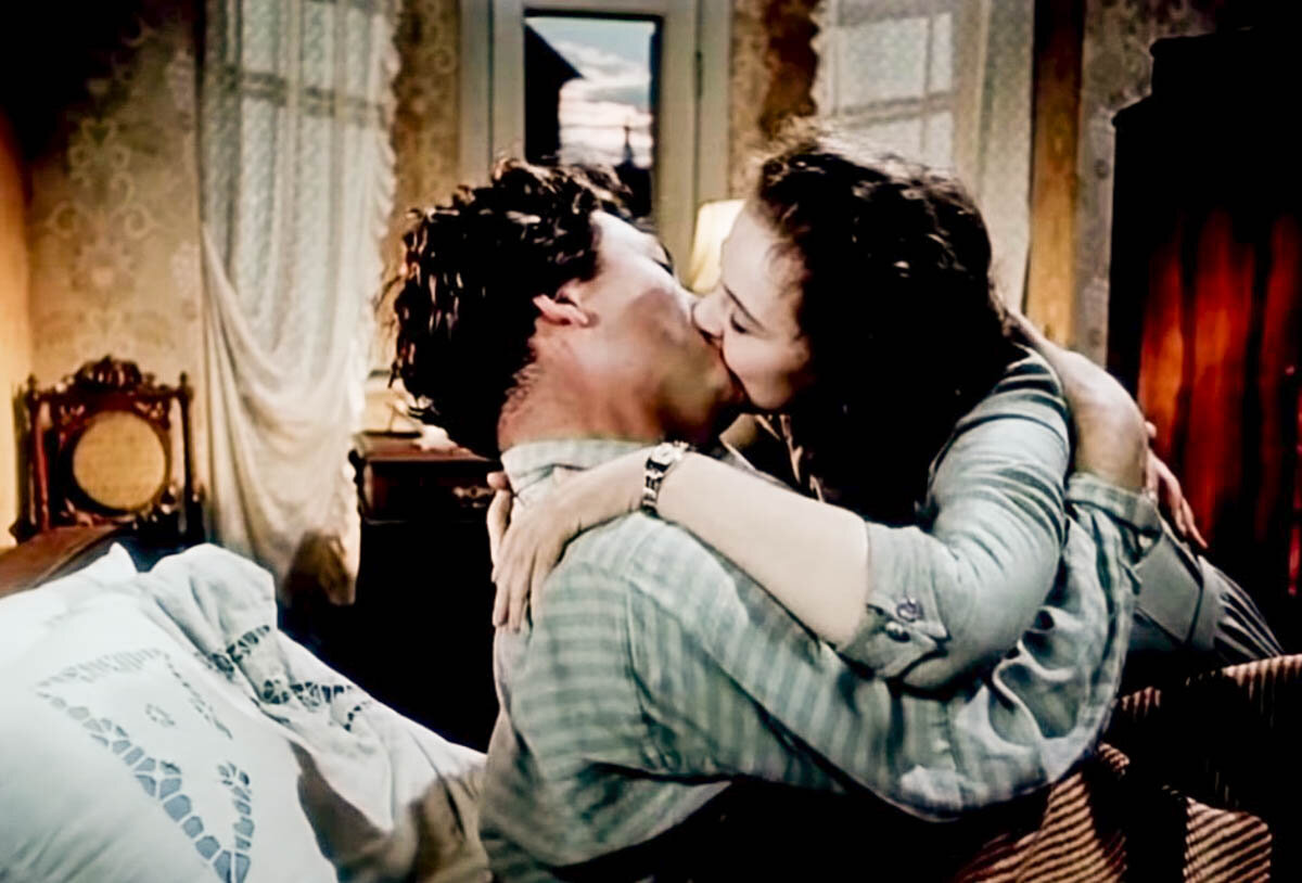 Кадр из фильма "Разные судьбы"