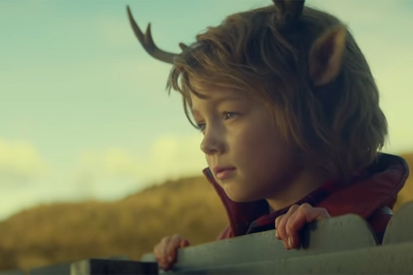 Фото: rg.ru Кадр из сериала "Мальчик с оленьими рогами" (2021).