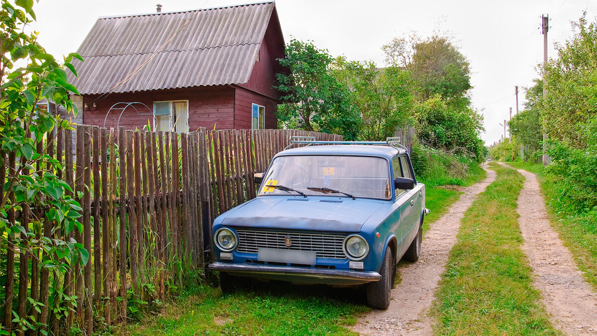 Теперь же и тем, кто живет за городом, придётся ощутить на себе правило, запрещающее оставлять машину возле собственного двора.