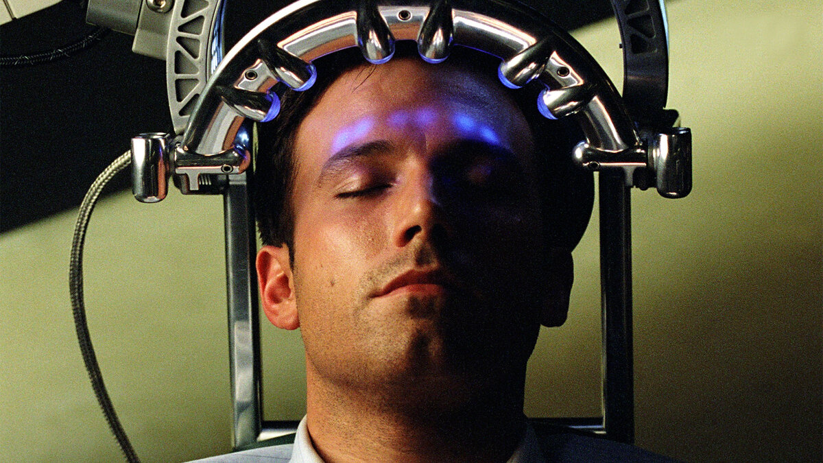 Кадр из фильма Paycheck. Режиссер: Джон Ву. Оператор: Джефри Л. Кимбалл. Производство: Davis Entertainment, DreamWorks SKG, Lion Rock Productions, Paramount Pictures, Paycheck Productions, Solomon/Hackett Productions. Показ в России: Ист-Вест