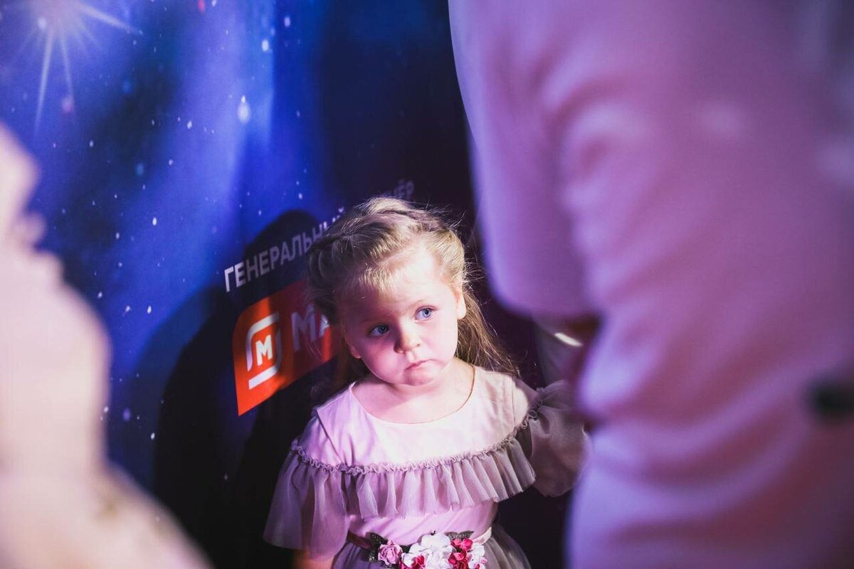 Дочь Сергея Лазарева — Аня на красной дорожке конкурса «Новая волна»