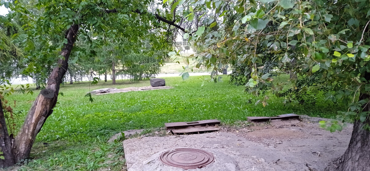 Канализационный коллектор, в который заточили Мельковку .