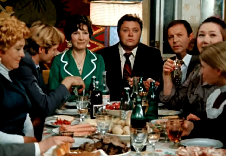 Кадр из кинофильма "Старый Новый год", 1980 г., режиссеры Наум Ардашников, Олег Ефремов, сценарист Михаил Рощин, композитор Сергей Никитин (скриншот)