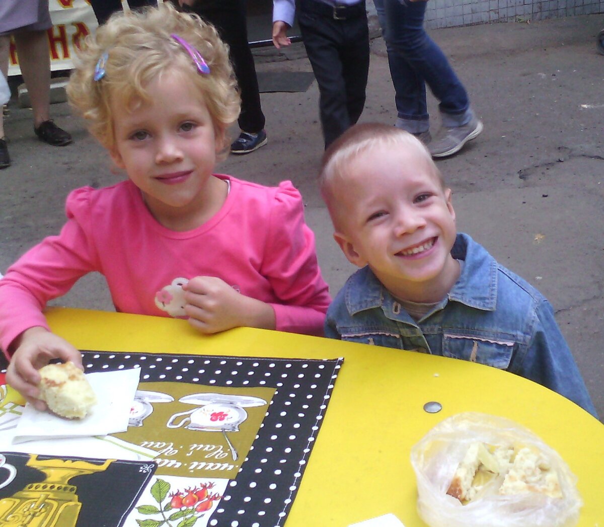 Детский сад. Масленица. Средняя парочка.