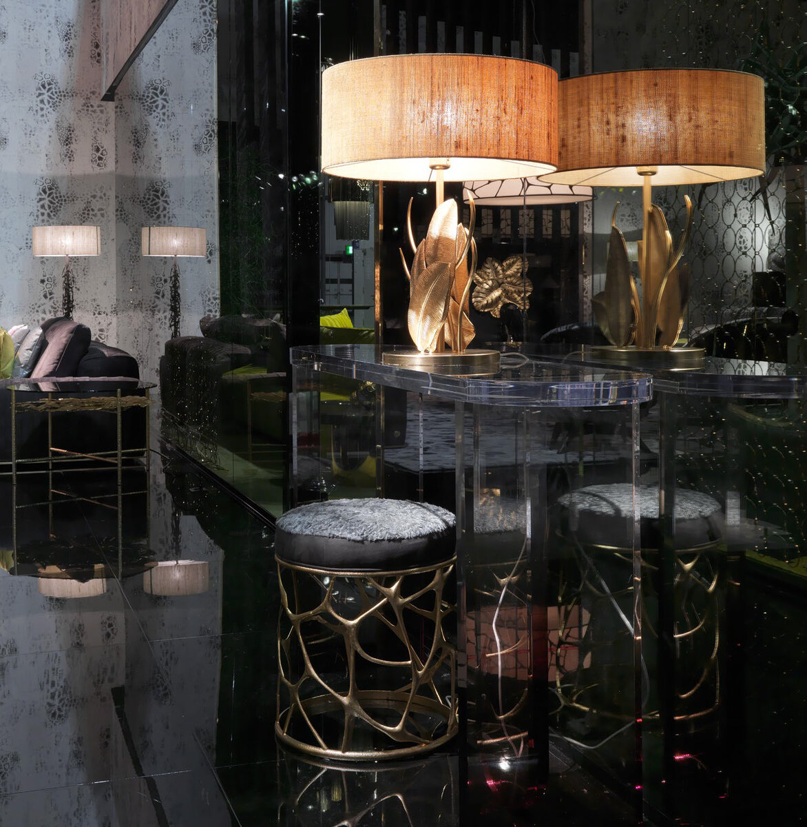  Совершенно прозрачная консоль Grenada, Roberto Cavalli Home Interiors