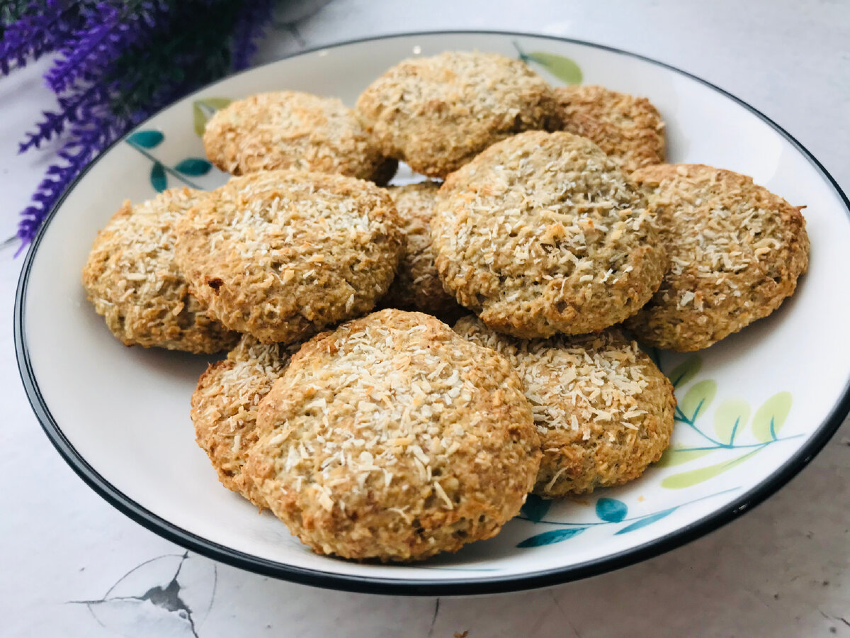 Печенье овсяное с бананом и шоколадом без муки, масла и сахара