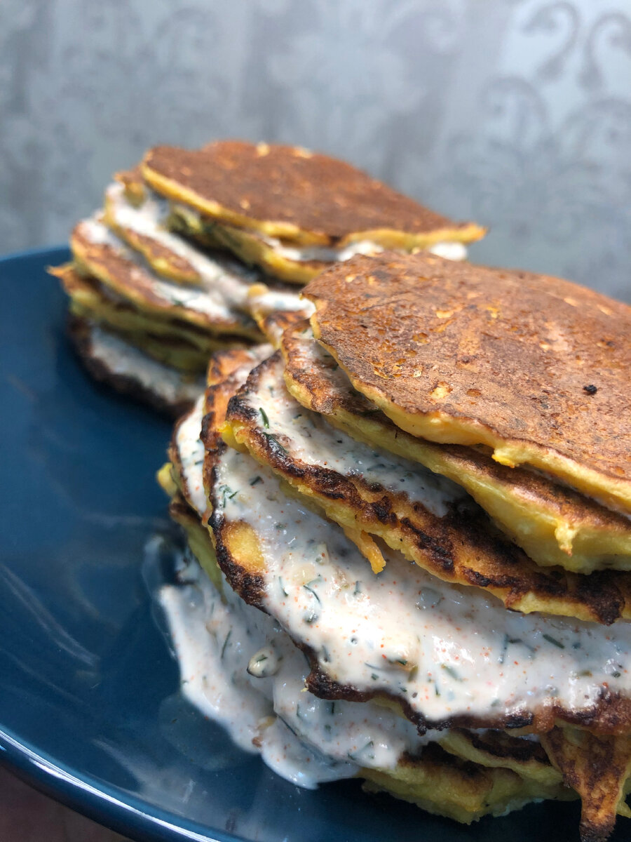 Мой итог на фото 😍Я пекла маленькие оладья, чтобы тортик был повыше и порционным🤤