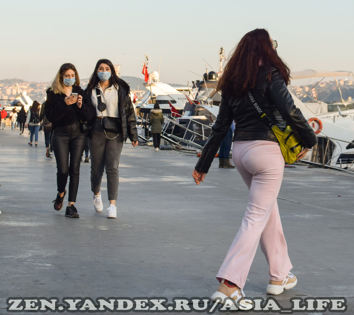 Турчанки на прогулке 